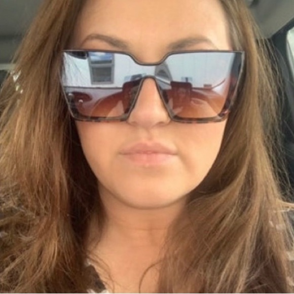 Oversized Square Frames - Picture 6 of 7